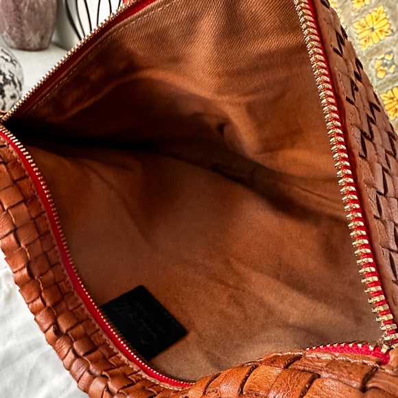 Clare V. Woven Grande Fanny - Picture 9 of 17